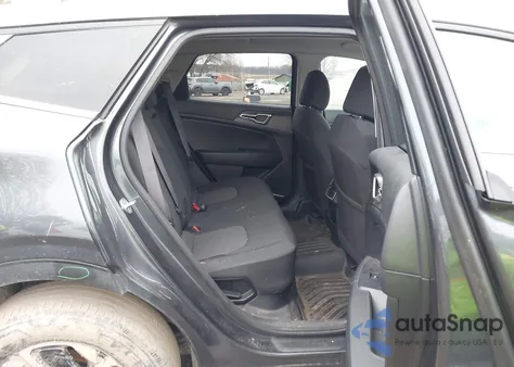 2023 Kia Sportage Hybrid Lx z USA, uszkodzony, nr VIN KNDPUCAG1P7045451